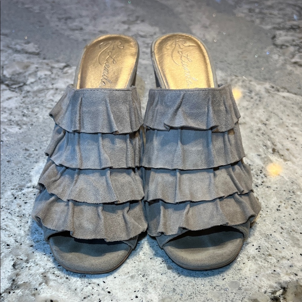 Anthropologie Liendo by Seychelles Taupe Ruffled Suede Wedge Slides Size 7 - Picture 4 of 10
